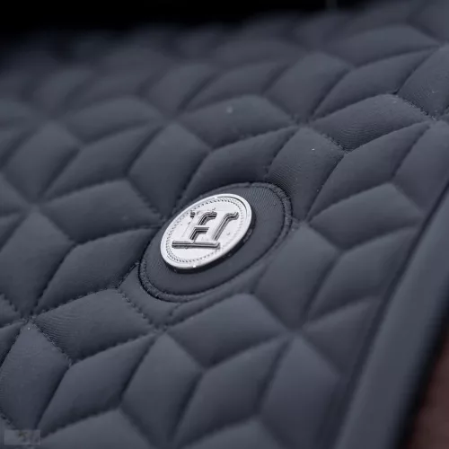HV POLO Essential Ugró Nyeregalátét, fekete