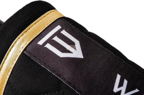 Winderen Díjlovas Nyeregalátét, Raven/Gold