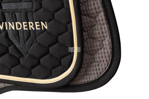 Winderen Díjlovas Nyeregalátét, Raven/Gold