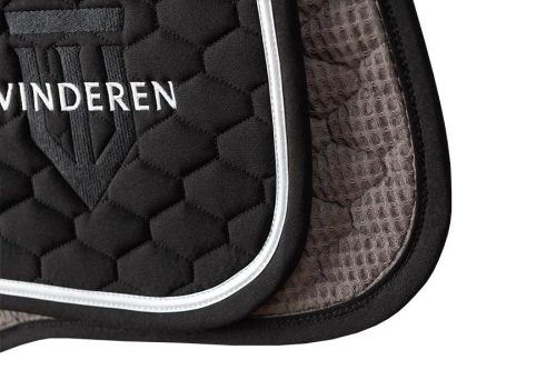 Winderen Díjlovas Nyeregalátét, Raven/Silver